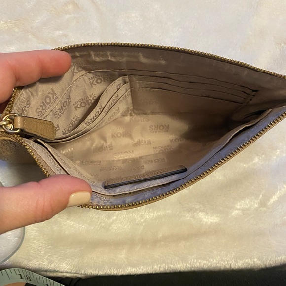 Michael Kors Wrislet - Picture 6 of 6